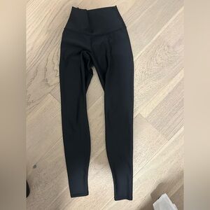 Perfect condition alo airlift leggings